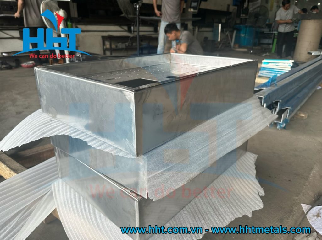 Gia công vỏ hộp kim loại theo yêu cầu - HHT Metals
