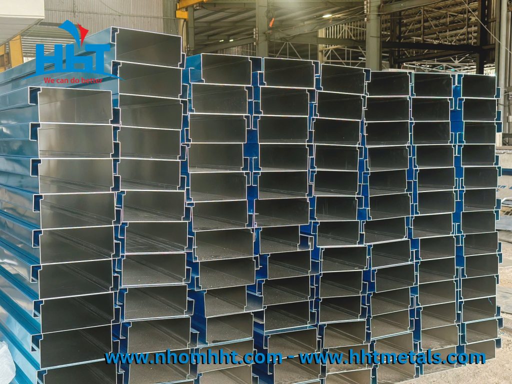 Tấm ốp alu trang trí