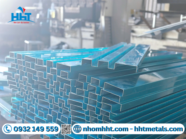 cắt chấn CNC tạo sóng kim loại tấm