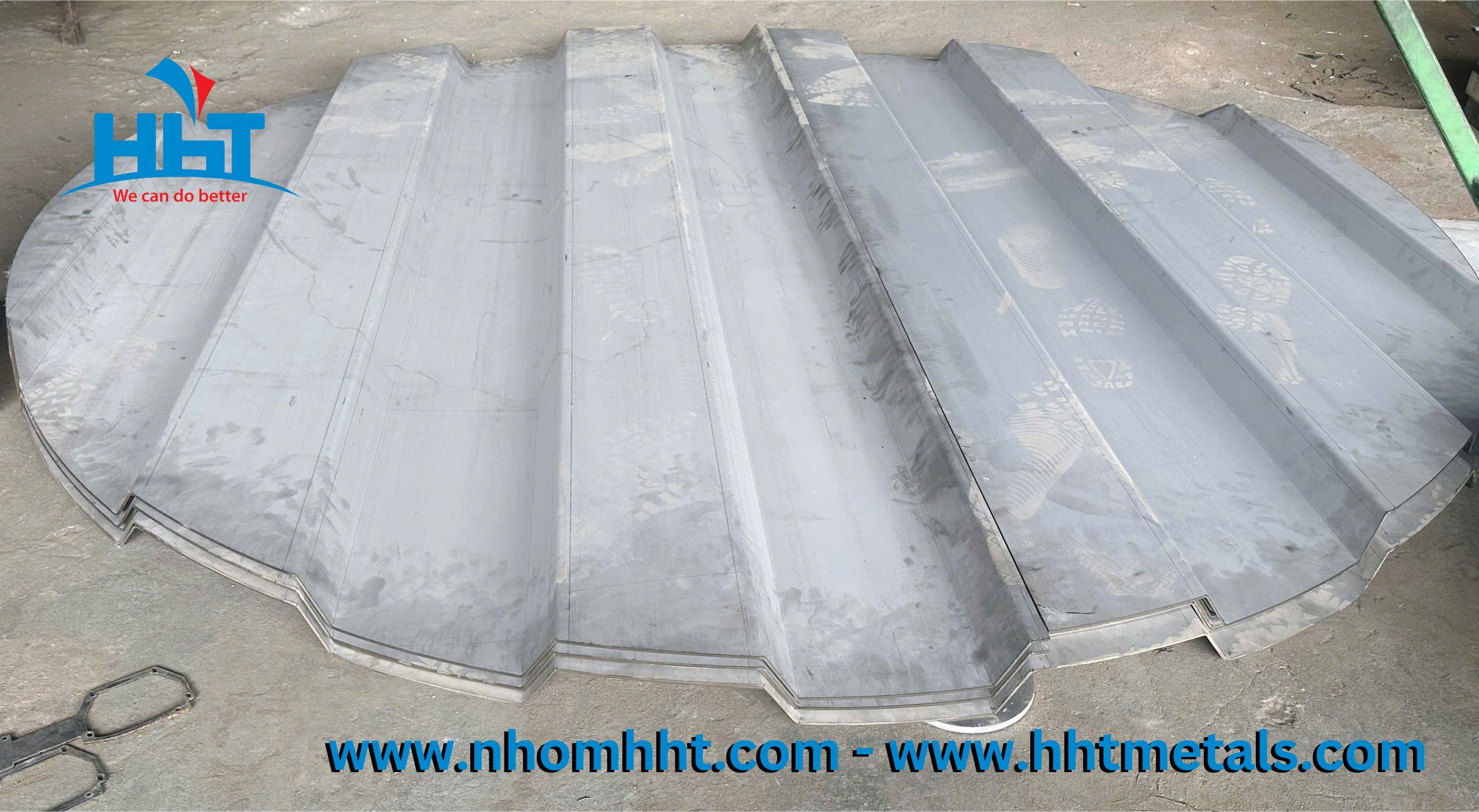 cắt chấn CNC tạo sóng kim loại tấm